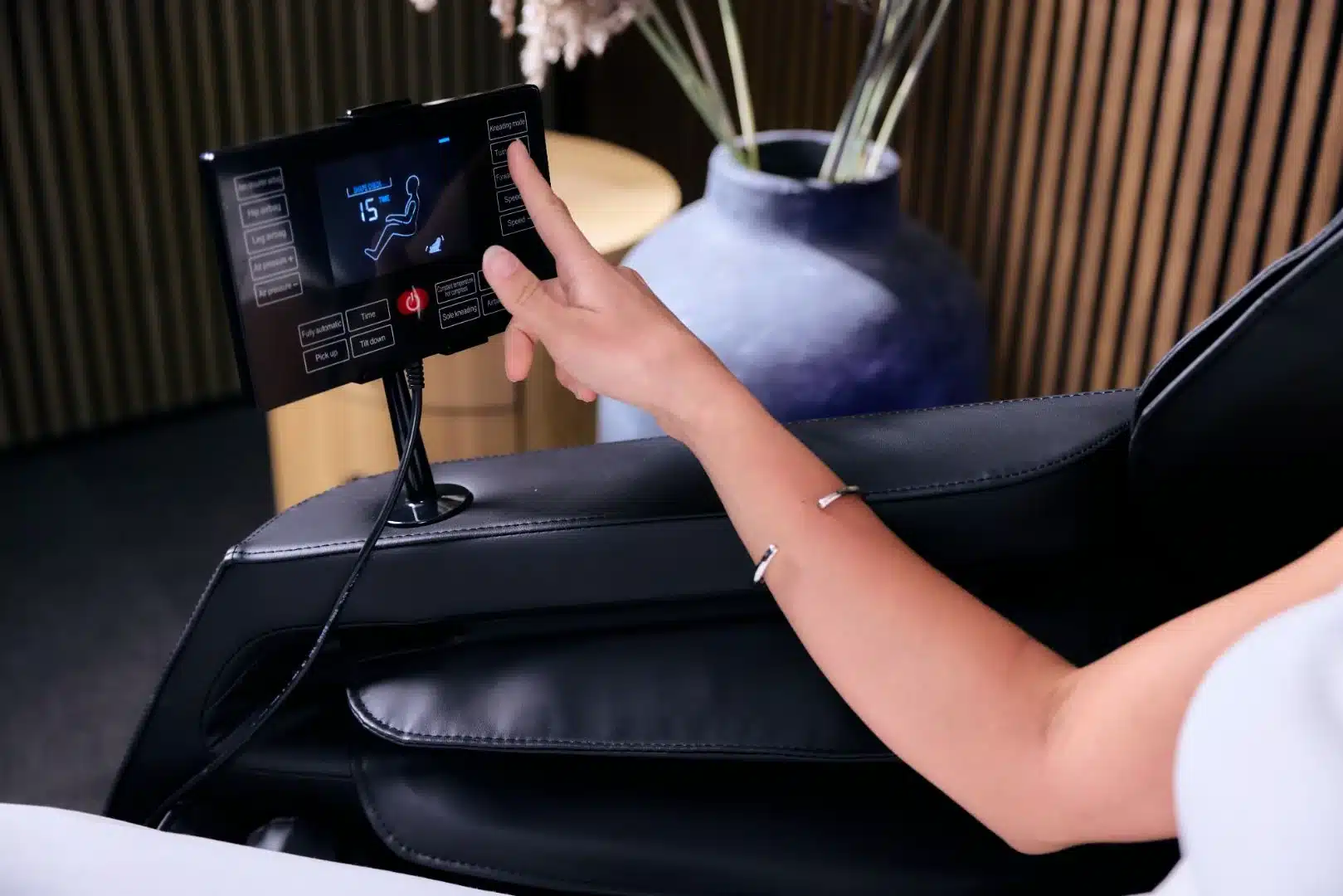 Iwao Performance 8D Massagestol Display